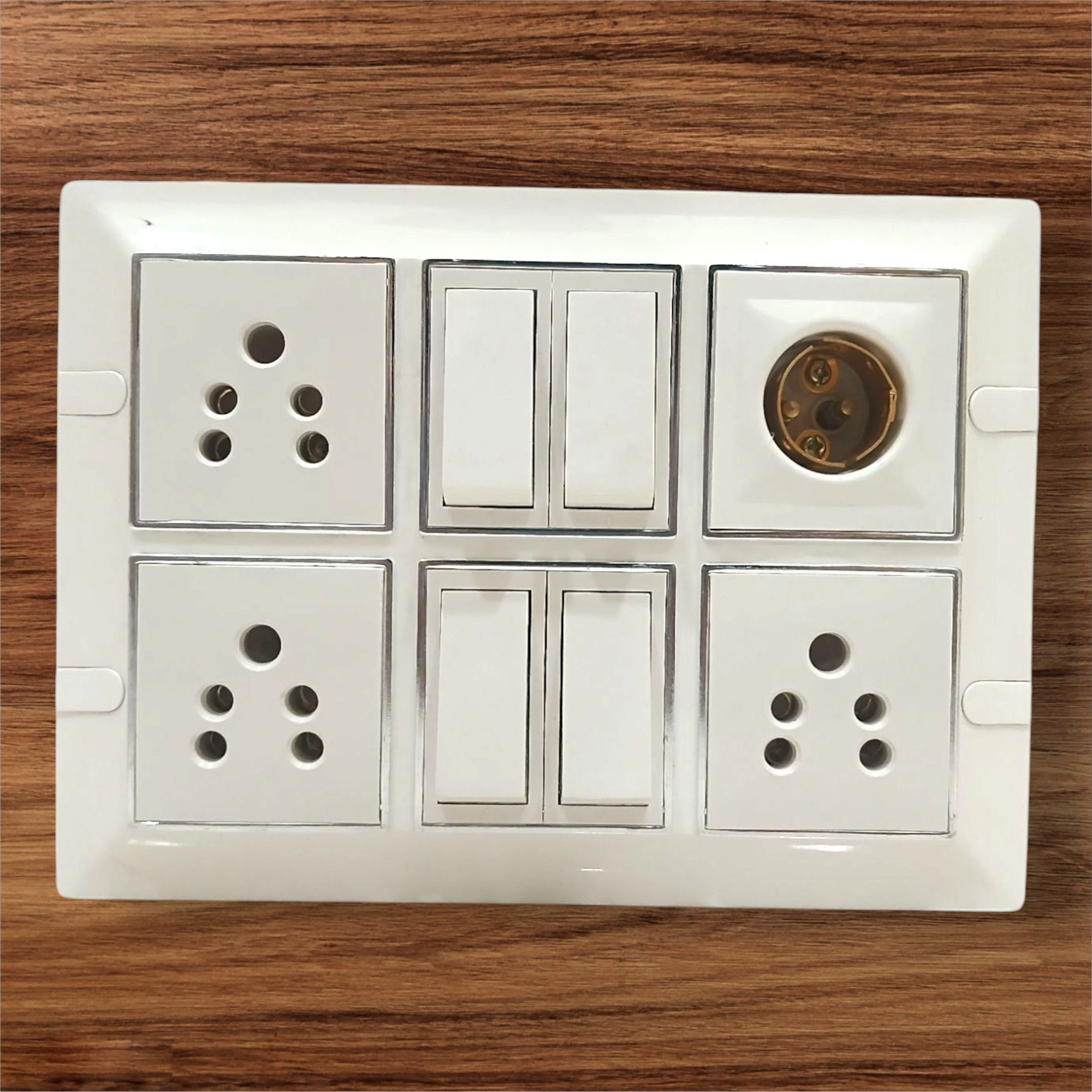 6A 4-Switch 3-Socket 1 bulb holder fitted Modular BOARD